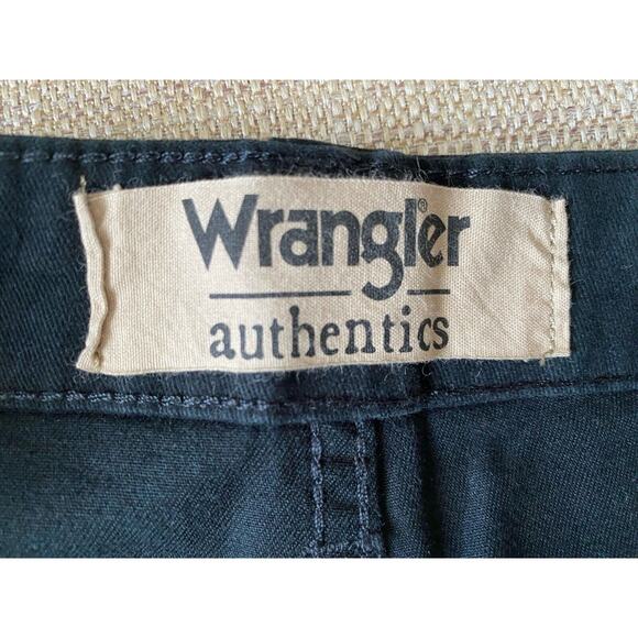 Wrangler Authentics Men's Premium Relaxed Fit Straight Leg Cargo Pant 32x32 NWT - Picture 5 of 6